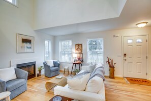 Living Room | 1st Floor | Central A/C + Heating | Gas Fireplace