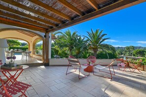 Outdoor dining area