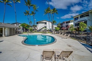 As a guest of Kona Kai, you'll have full access to the pool and coin-operated laundry facilities!