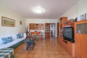 SALA DE ESTAR E ZONA DE REFEIÇÕES