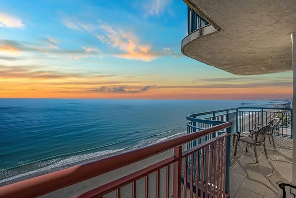 Unobstructed Oceanfront Balcony