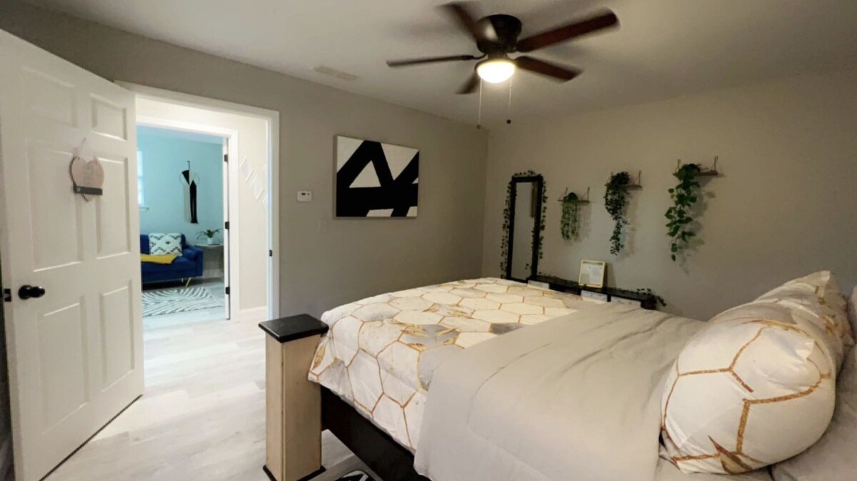 Luxury Queen Bed/Full Bed South ATL in-Law suite