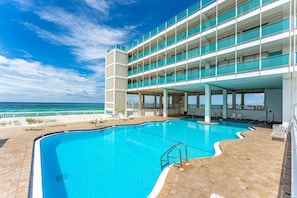 There's a huge community pool! 