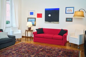 _a a living_5254