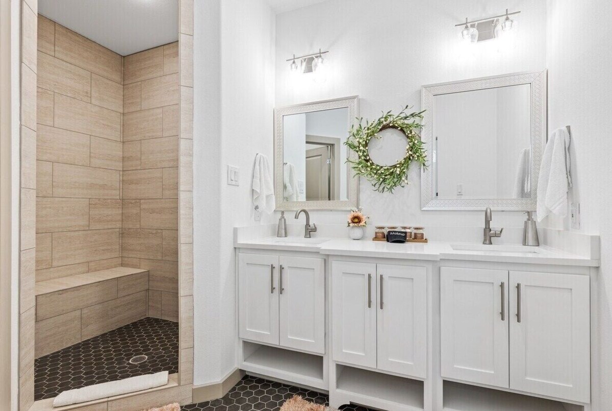 Luxurious Home / Ideal for Groups / AT&T Stadium