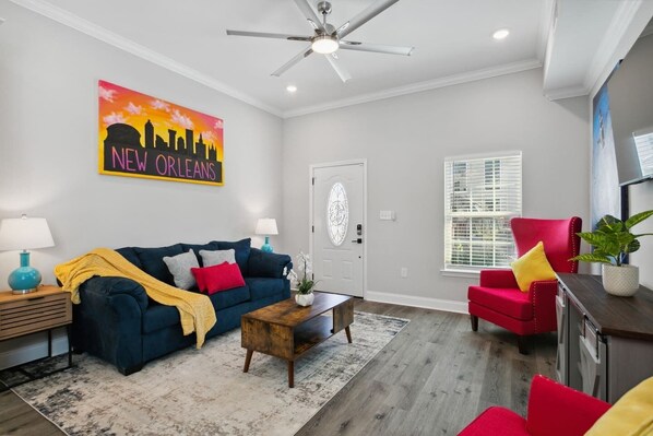651 Living Room 2