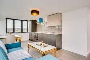kitchen lounge