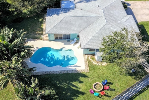 Come stay with us! 
