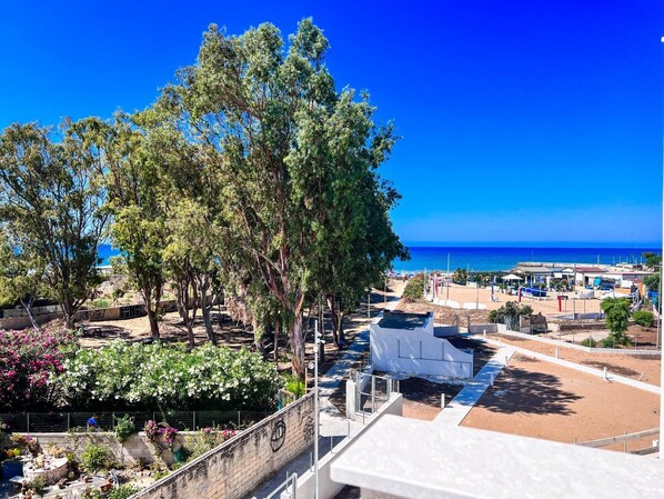 Beach/ocean view