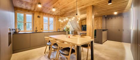 Kitchen / Dining Room