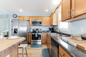 Prepare delicious memorable meals in this fully stocked kitchen.
