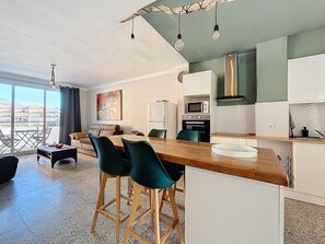 LIVING DINNING ROOM