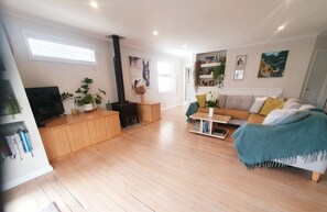Large Lounge
