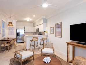 Kitchen/Dining Area