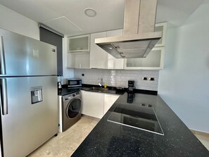 Full kitchen