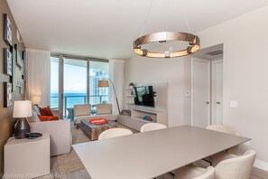 Ocean View 2 bed 17th floor Miami (1461)