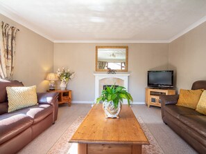 Living room/dining room | Black Rock Cottage, Culbokie