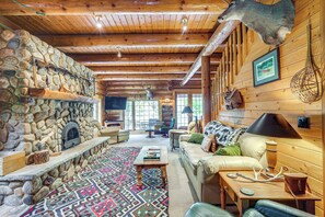 Living Room | 1st Floor | Fireplace (Wood Provided) | Central Heat | Free WiFi