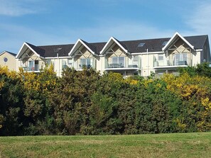 Exterior | Fairway Apartment, Nairn