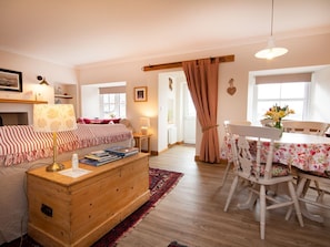 Living room/dining room | Rose Cottage - Culmaily Farm, Golspie