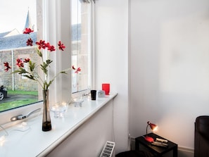 Living area | 7 Westercraigs Apartment, Inverness