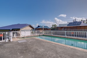 Single-Story House | Ocean Views | Self Check-In | 1 Mi to Shipman Beach