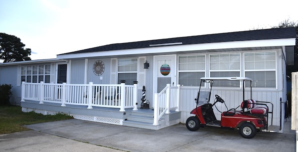 Almost Heaven Beach house
* Golf Cart Included *