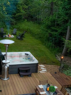 Bonfire!  Hot tub!  Right next to the huge river! What else could you ask for??