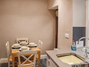 Kitchen/diner | Tarn Cottage, Grasmere