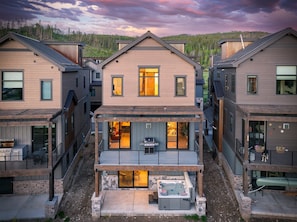 Your Wilds 360 Unit with Private Hot Tub