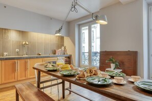 Dining table 