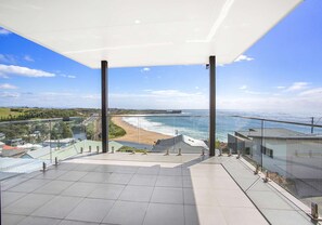 View top balcony Kiama Ocean View Escape