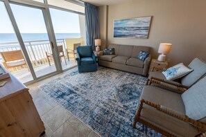 Direct Oceanfront, Beautifully Decorated