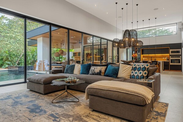 Spacious and high ceilings living area 