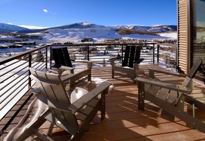 Deck w/unobstructed views