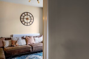 Living Room/Sitting Area