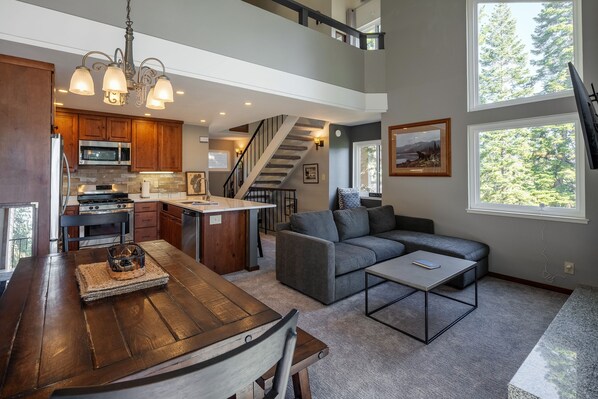 Carnelian Woods 126 Dining Area Living and Kitchen - Carnelian Woods 126 Dining Area Living and Kitchen