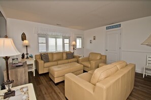 Interconnecting Door if Renting Both Sides