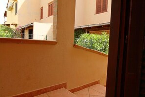 Entrance / Reception