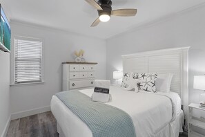 23-Beachwood-Villas-9F-Primary-Bedroom