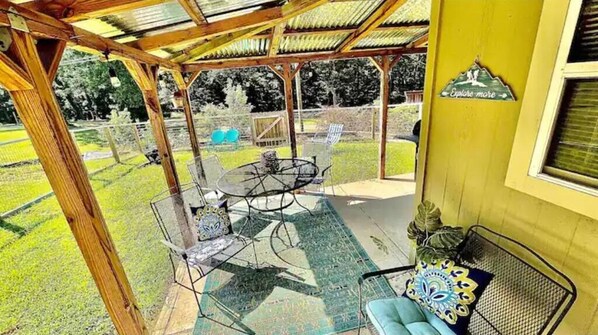 Outdoor dining