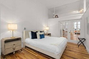 Beautiful king bed with memory foam mattress.