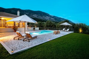 Splendid Kefalonia Villa | 2 Bedrooms | Villa Olivia | Great Sea & Mountain Views | Trapezaki