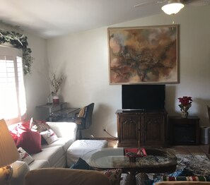 Living room, Roku TV
