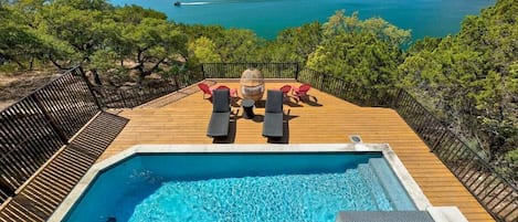 Atlantis on Lake Travis - Private Deck, Pool, and Hot Tub