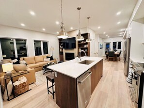 Mian Floor