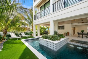 Private Pool and Spa