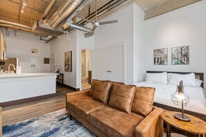 Lamar Lofts 209 (2)