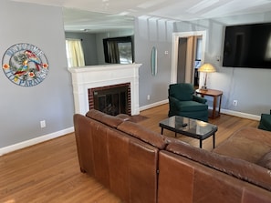 Furniture, Indoors, Living Room, Couch, Floor
