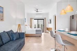 SUITE 101
